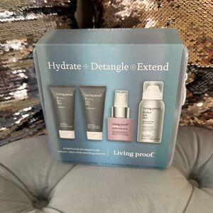 Living Proof Perfect Hair Day Set with travel bag